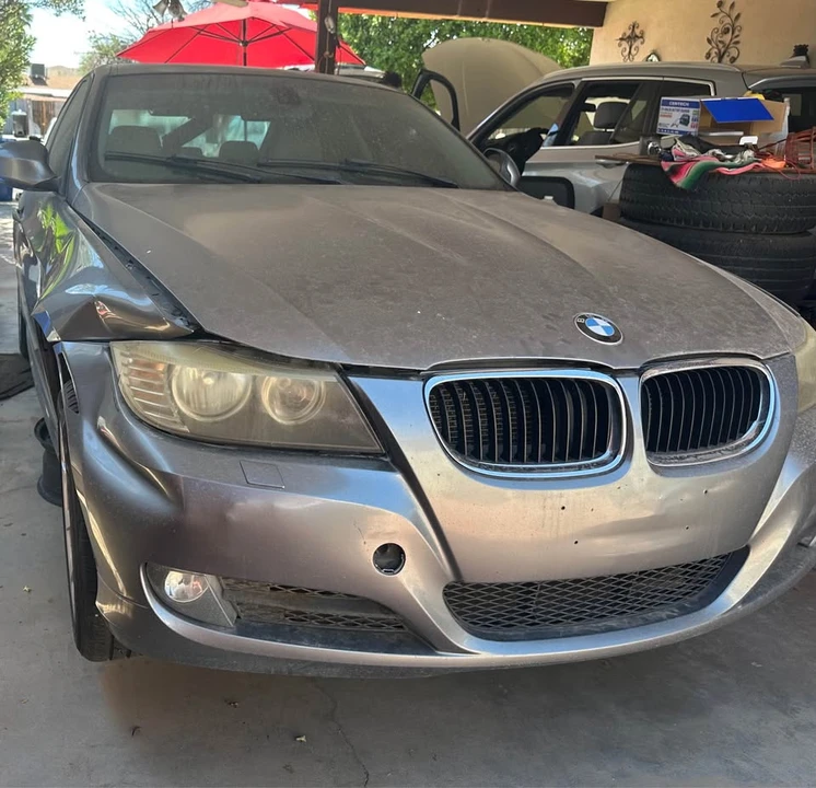 2011 BMW E90 3 Series Sedan - Image 2 of 4