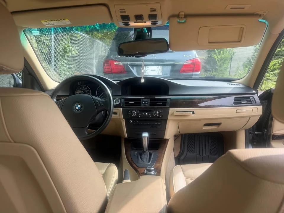 2011 BMW E90 3 Series Sedan - Image 5 of 9