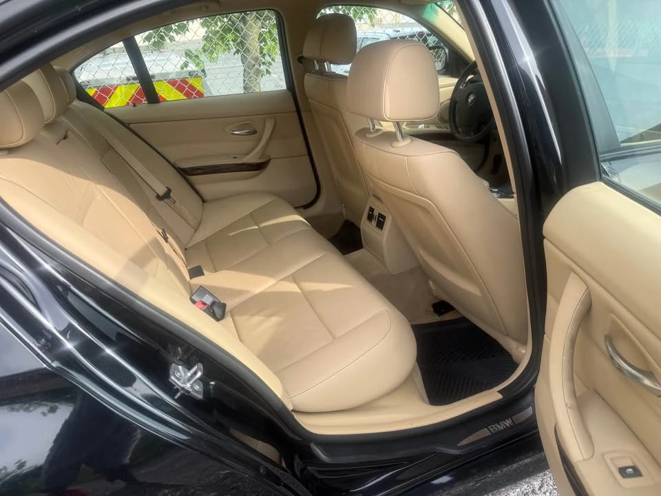 2011 BMW E90 3 Series Sedan - Image 7 of 9