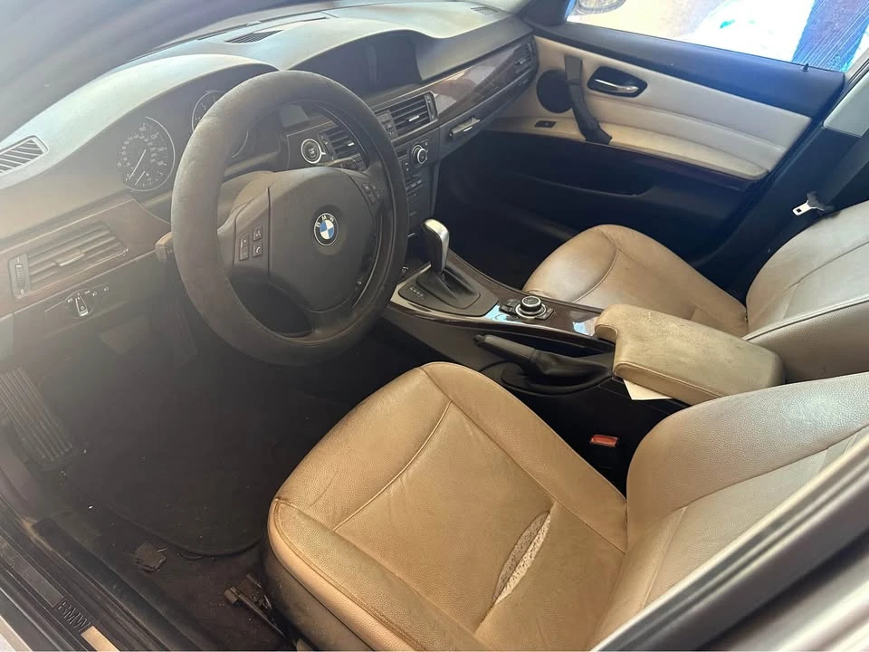 2011 BMW E90 3 Series Sedan - Image 4 of 4