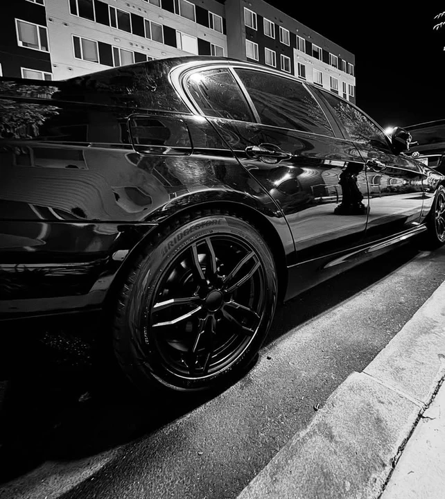2011 BMW E90 3 Series Sedan - Image 3 of 6