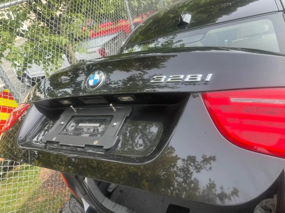 2011 BMW E90 3 Series Sedan - Image 4 of 9