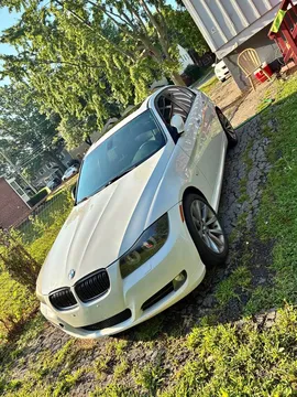 2011 BMW 3 Series 328i xDrive Sedan 4D