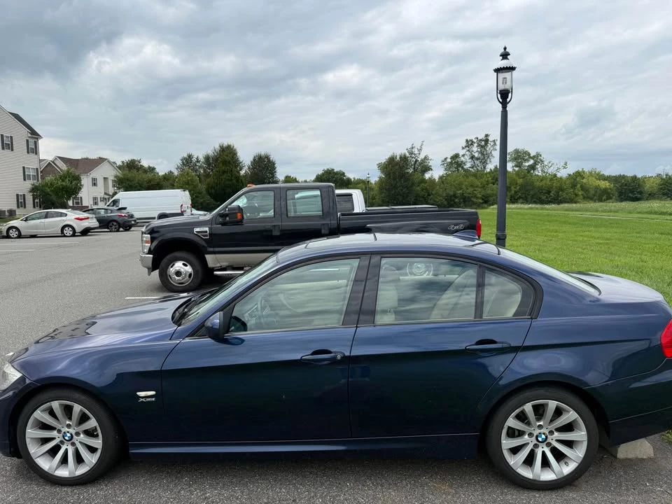 2011 BMW E90 3 Series Sedan - Image 8 of 10