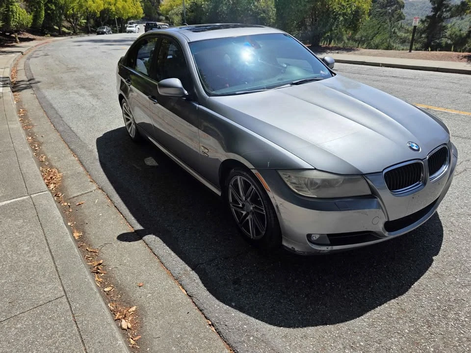 2011 BMW E90 3 Series Sedan - Image 2 of 6