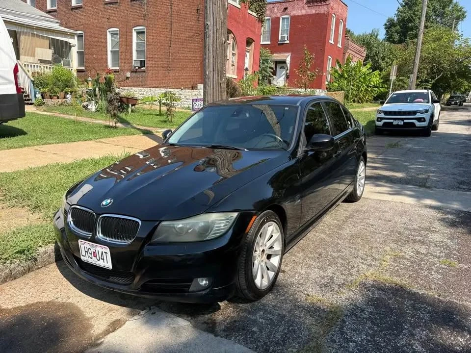 2011 BMW E90 3 Series Sedan - Image 3 of 6