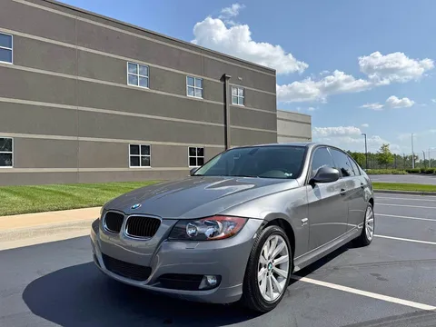 2011 BMW 3 Series 328i xDrive Sedan 4D