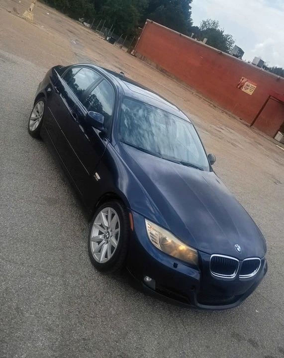 2011 BMW E90 3 Series Sedan - Image 2 of 8