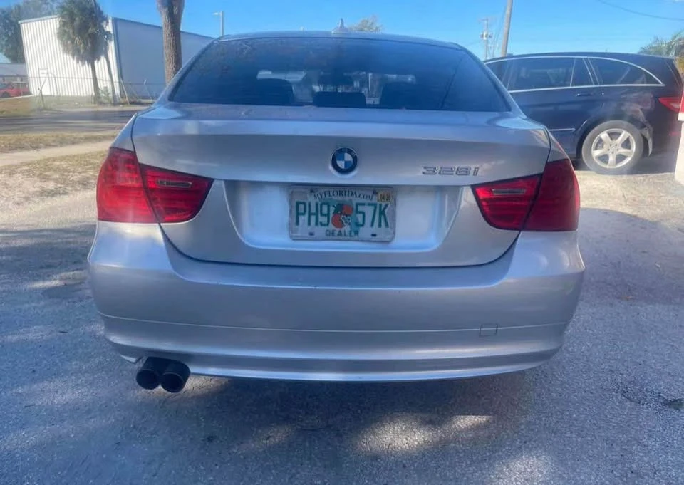 2011 BMW E90 3 Series Sedan - Image 4 of 12
