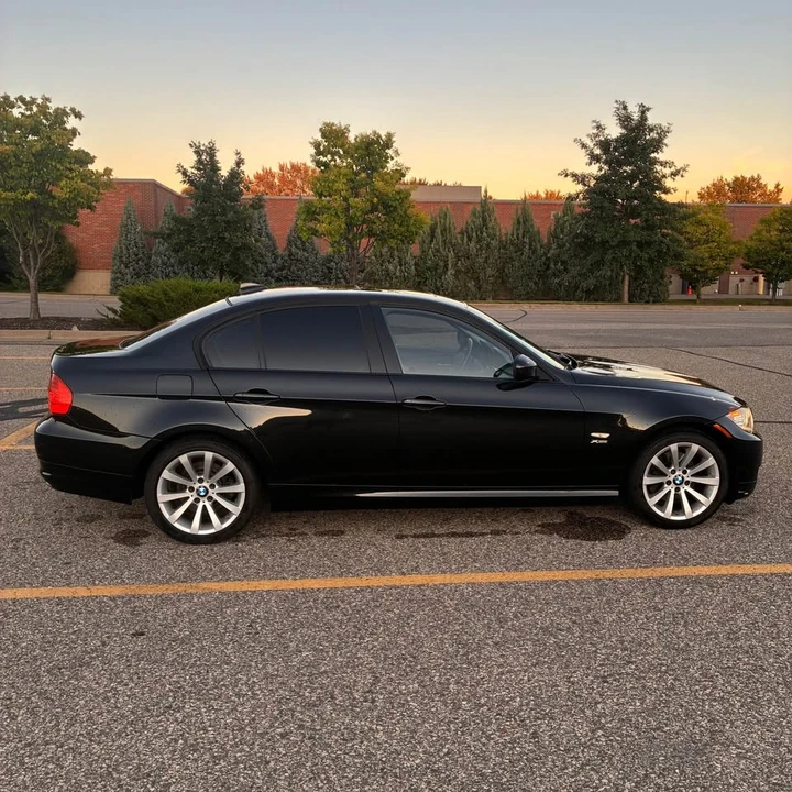 2011 BMW E90 3 Series Sedan - Image 6 of 14