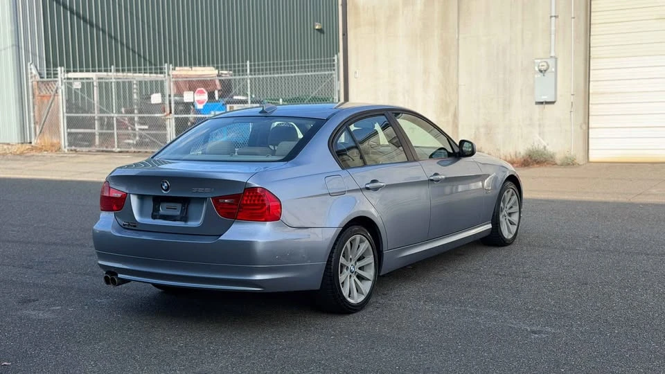2011 BMW E90 3 Series Sedan - Image 6 of 15
