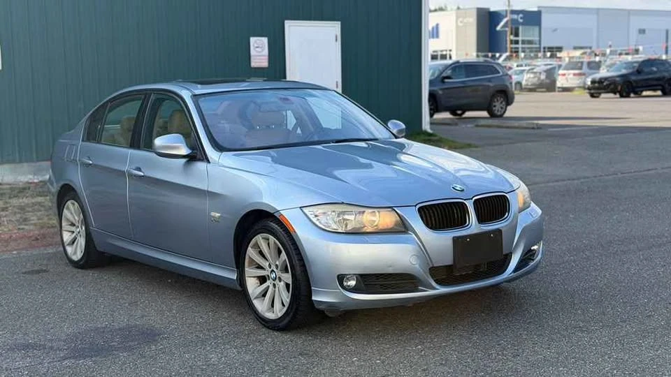 2011 BMW E90 3 Series Sedan - Image 14 of 15