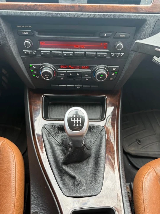 2011 BMW E90 3 Series Sedan - Image 5 of 11