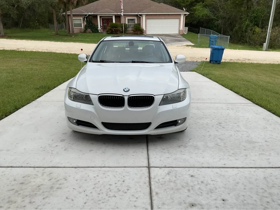 2011 BMW E90 3 Series Sedan - Image 8 of 20