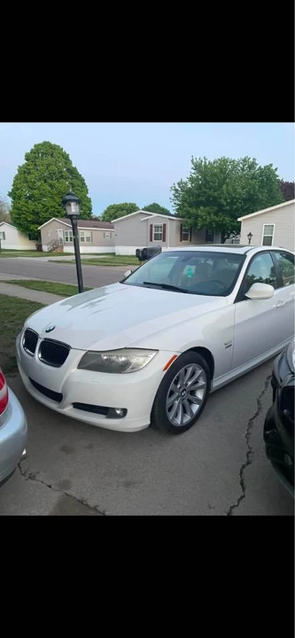 2011 BMW E90 3 Series Sedan - Image 3 of 14