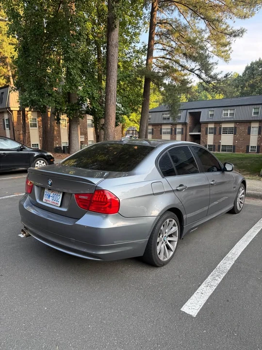 2011 BMW E90 3 Series Sedan - Image 3 of 6