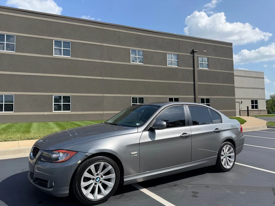 2011 BMW E90 3 Series Sedan - Image 3 of 20