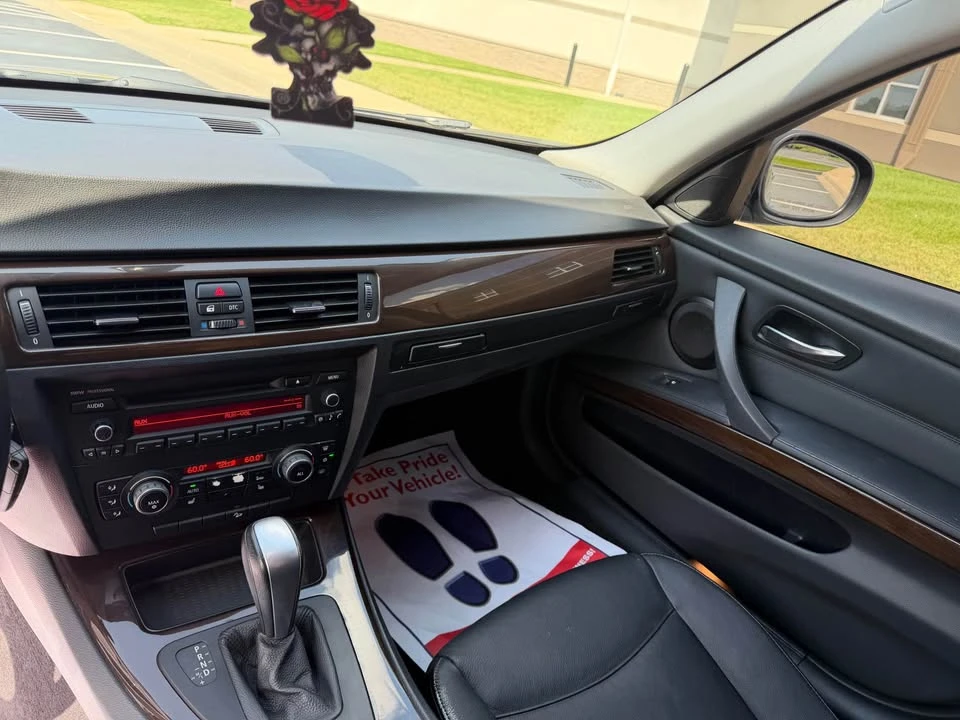 2011 BMW E90 3 Series Sedan - Image 17 of 20