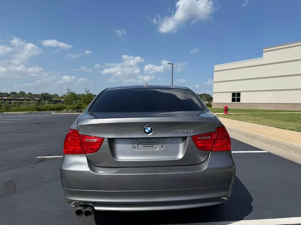 2011 BMW E90 3 Series Sedan - Image 6 of 20