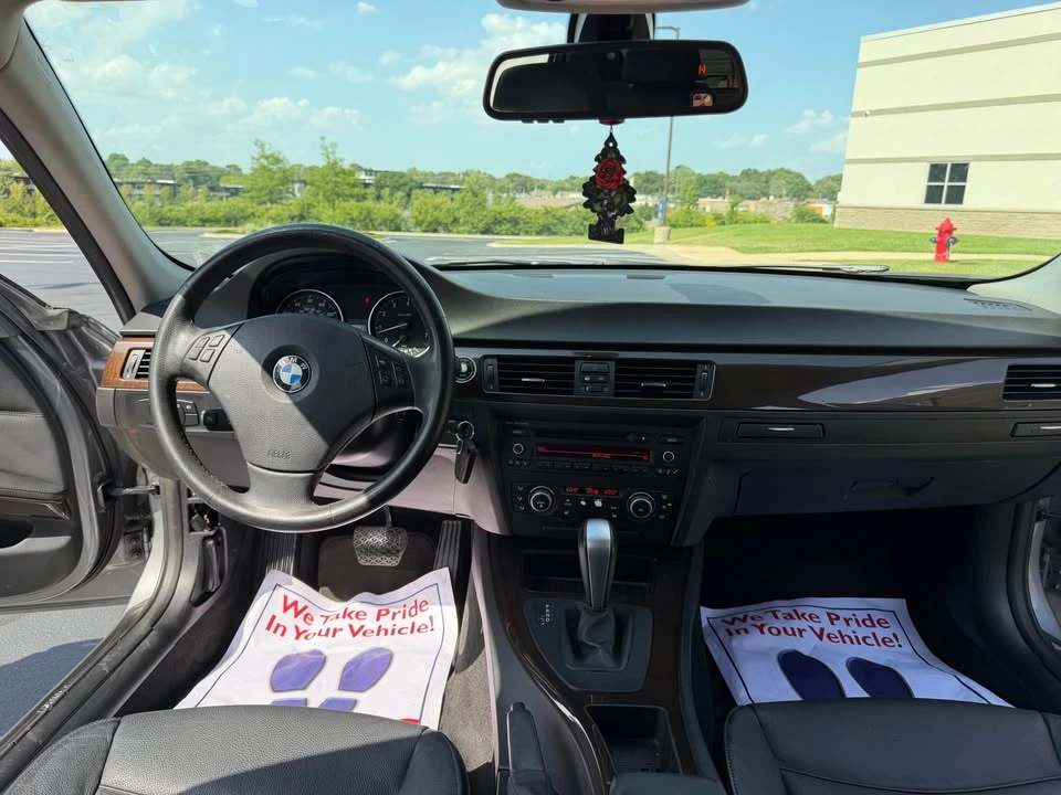 2011 BMW E90 3 Series Sedan - Image 15 of 20