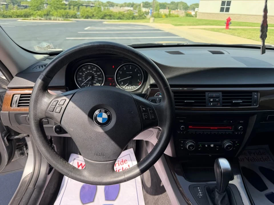 2011 BMW E90 3 Series Sedan - Image 16 of 20