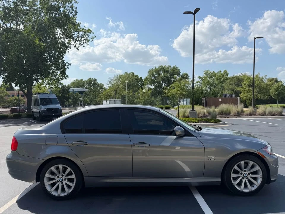 2011 BMW E90 3 Series Sedan - Image 8 of 20