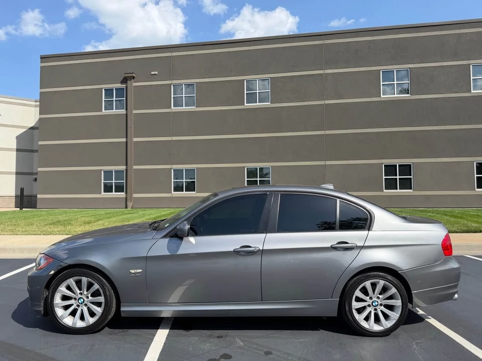 2011 BMW E90 3 Series Sedan - Image 4 of 20