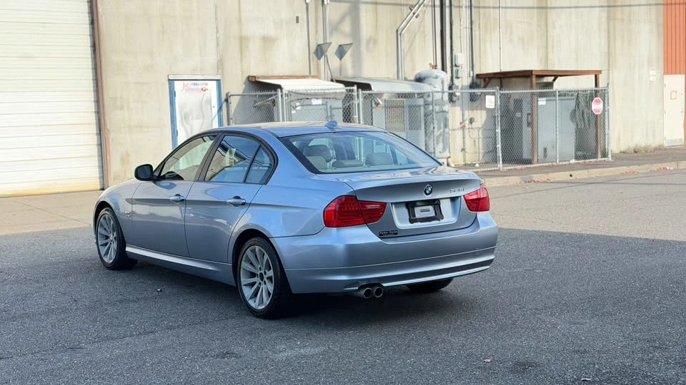 2011 BMW E90 3 Series Sedan - Image 14 of 15