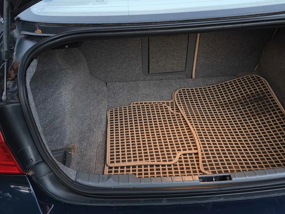 2011 BMW E90 3 Series Sedan - Image 5 of 11