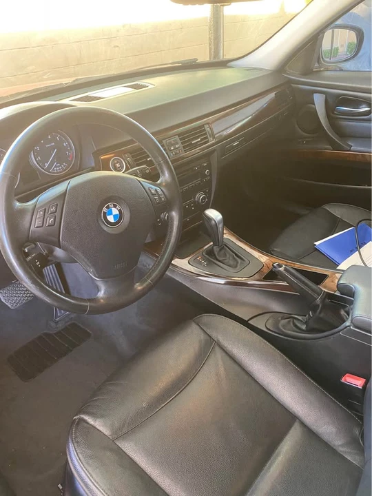 2011 BMW E90 3 Series Sedan - Image 10 of 13
