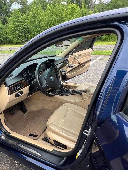 2011 BMW E90 3 Series Sedan - Image 13 of 18