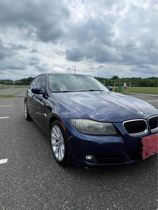 2011 BMW E90 3 Series Sedan - Image 4 of 18