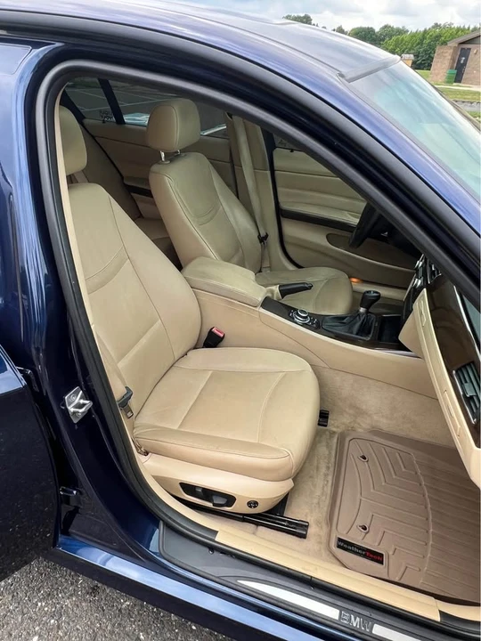 2011 BMW E90 3 Series Sedan - Image 11 of 18