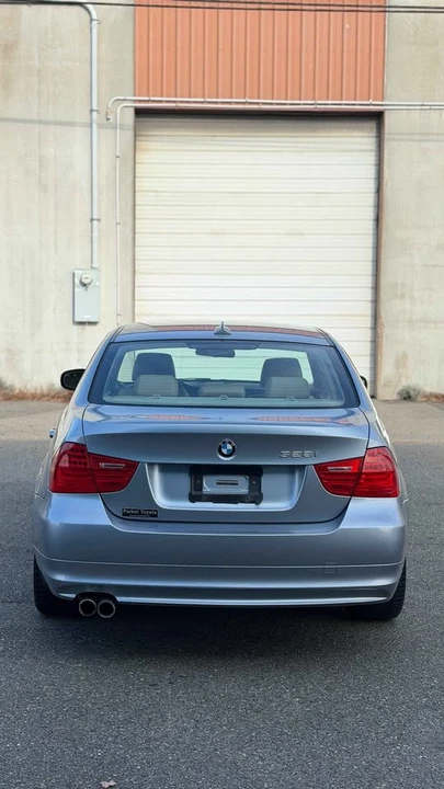 2011 BMW E90 3 Series Sedan - Image 7 of 15
