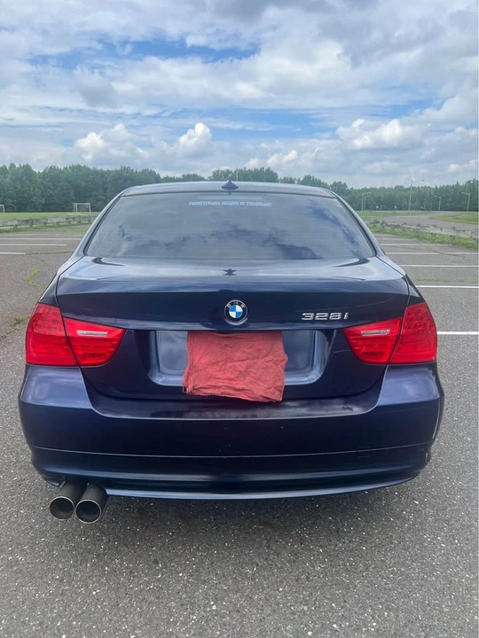 2011 BMW E90 3 Series Sedan - Image 7 of 18