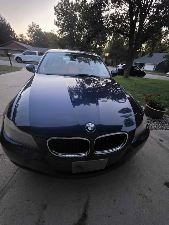 2011 BMW E90 3 Series Sedan - Image 4 of 11