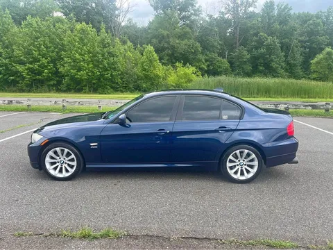 2011 BMW 3 Series 328i xDrive Sedan 4D