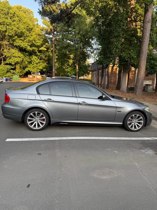 2011 BMW E90 3 Series Sedan - Image 2 of 6