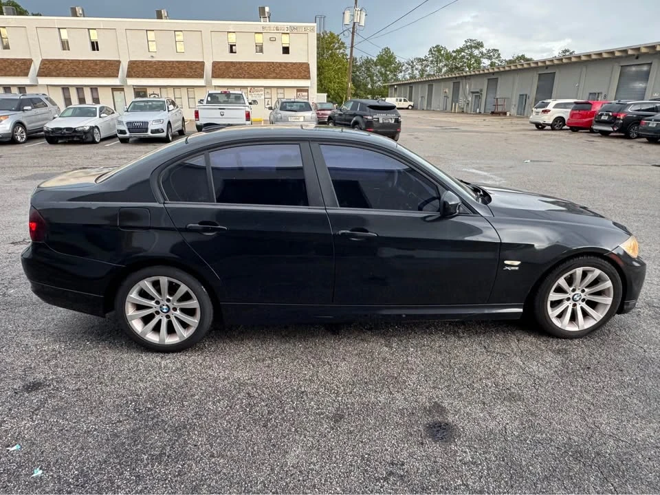 2011 BMW E90 3 Series Sedan - Image 3 of 8