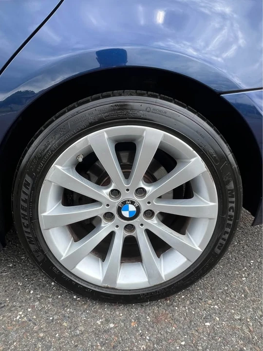 2011 BMW E90 3 Series Sedan - Image 15 of 18