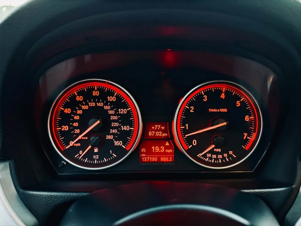 2011 BMW E90 3 Series Sedan - Image 15 of 20