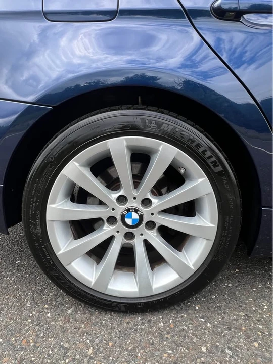 2011 BMW E90 3 Series Sedan - Image 16 of 18