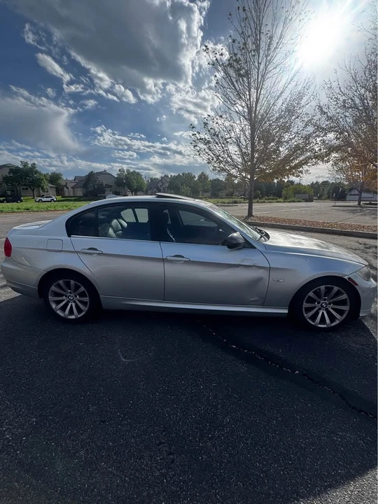 2011 BMW E90 3 Series Sedan - Image 4 of 12