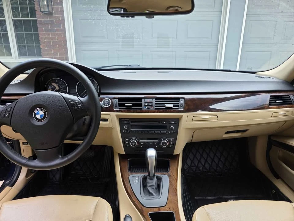2011 BMW E90 3 Series Sedan - Image 10 of 11