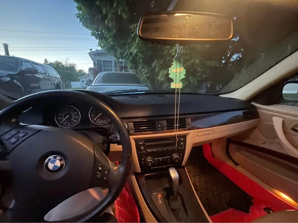 2011 BMW E90 3 Series Sedan - Image 13 of 14