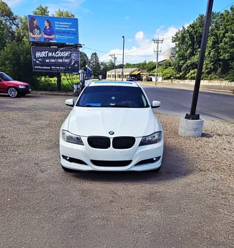 2011 BMW 3 Series 328i xDrive Sedan 4D