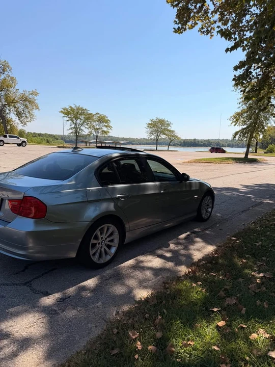 2011 BMW E90 3 Series Sedan - Image 4 of 14