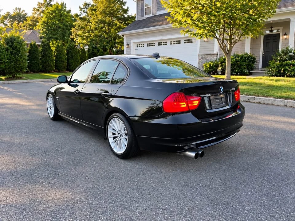 2011 BMW E90 3 Series Sedan - Image 5 of 20