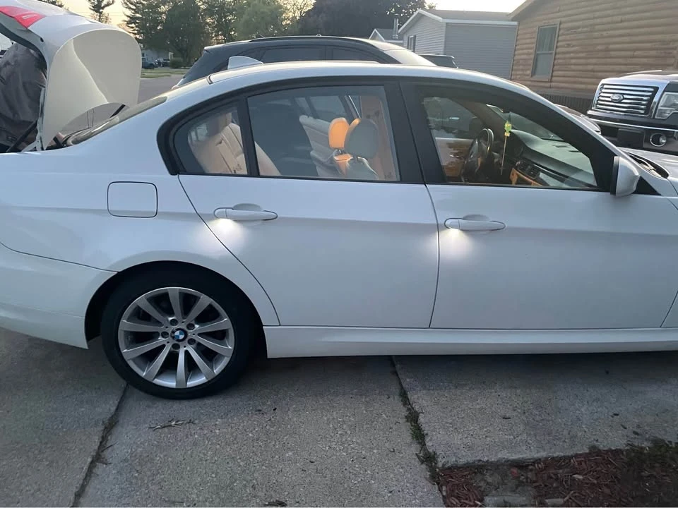 2011 BMW E90 3 Series Sedan - Image 10 of 14