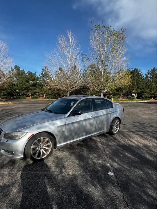 2011 BMW E90 3 Series Sedan - Image 5 of 12
